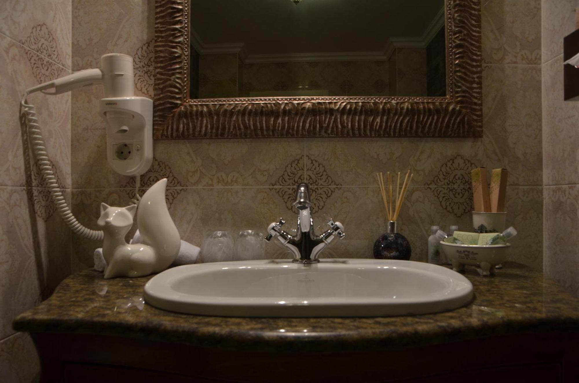 The Arlington Boutique Hotel Craiova Room photo