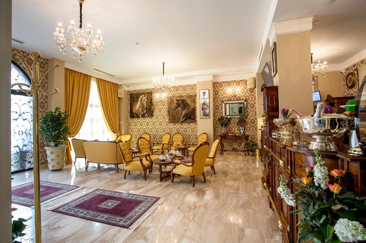 The Arlington Boutique Hotel Craiova Exterior photo